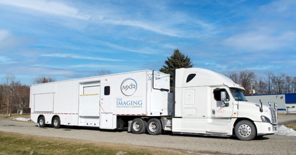 mxr-mri-mobile-imaging-trailer-full-trailer-truck-side-view